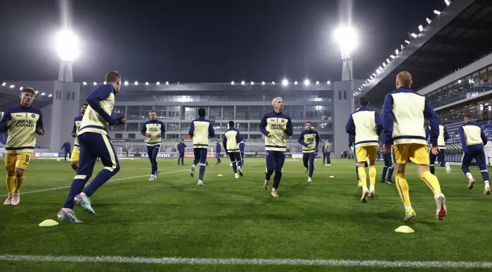 Maccabi Tel Aviv players warming up (Reuters)