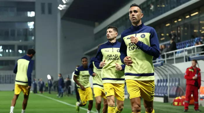 Eran Zahavi in ​​the warm-up (Reuters)