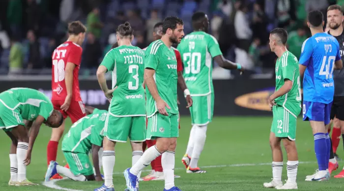 Maccabi Haifa players are disappointed (Omari Stein)