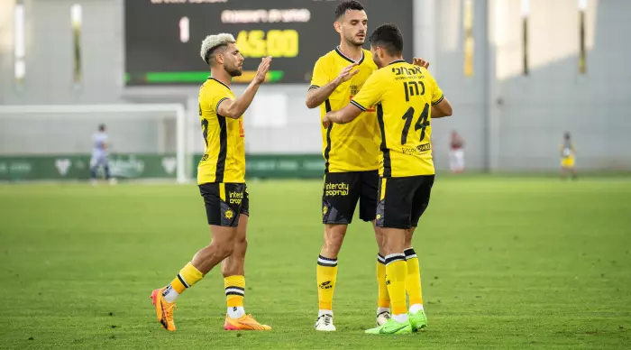 Maccabi Netanya players celebrate (Roi Kafir)