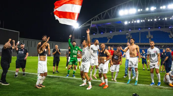 Hadera players celebrate at the end (Roi Kfir)