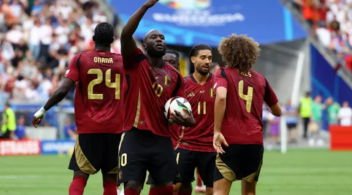 Romelu Lukaku celebrates too early, goal disallowed (Reuters)