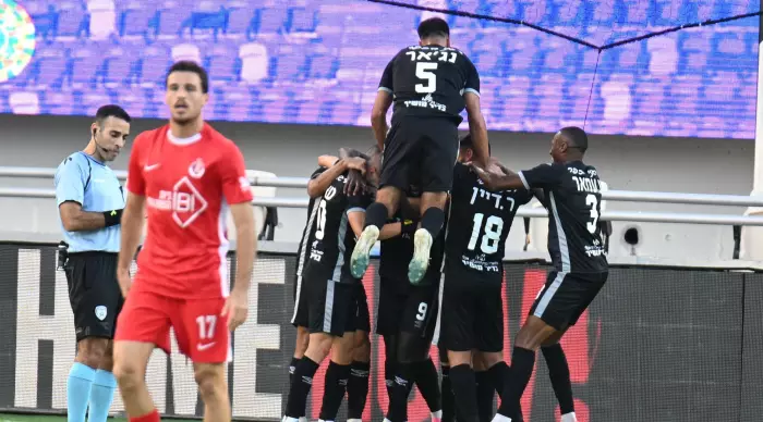 Kfar Kasem players after the goal they scored (Reuven Schwartz)