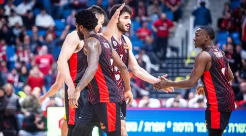 Hapoel Jerusalem players are happy (Oren Ben Hakon)